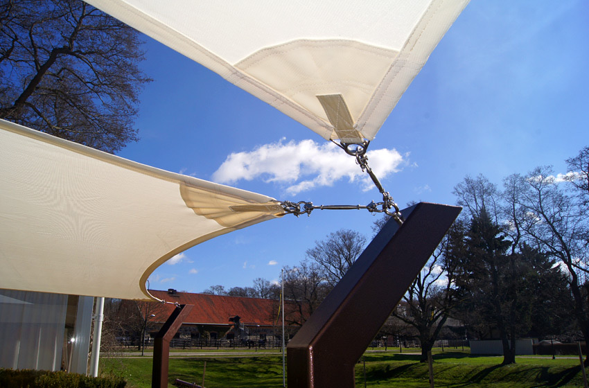 Detalj för segelduk infästning